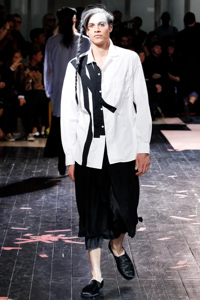 Look 25